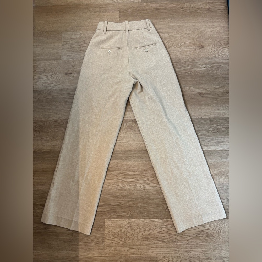 Aritzia Wilfred Effortless Pant Short - Picture 2 of 10